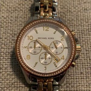 Michael Kors watch-crystal bezel